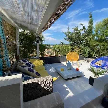 Bastide De La Joie De Vivre Гостевой дом Йер